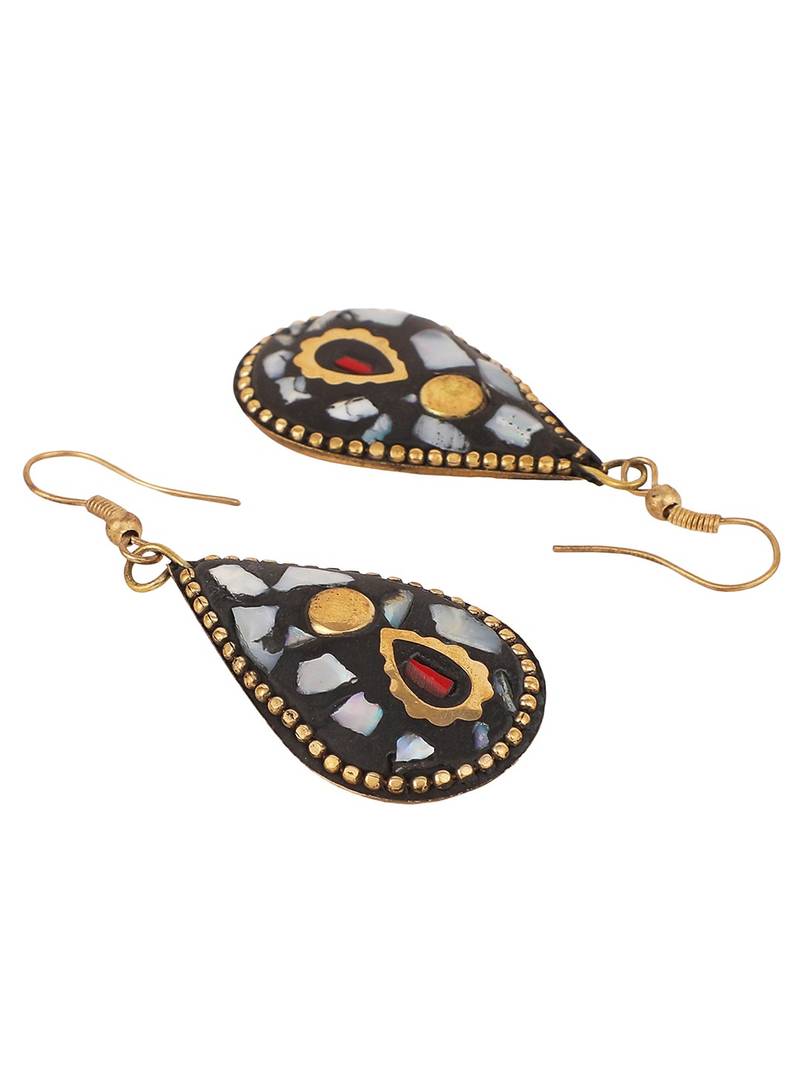 Statement Gold Plated Multicolored Chips Studded Abstract Design Necklace Set with Earring for Women and Girls.