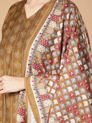 Gold printed silk blend salwar 4