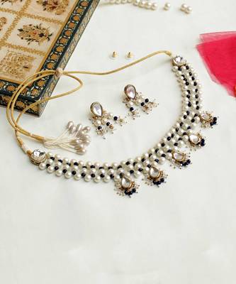 Pearl & Dangling Kundan Necklace Set 4