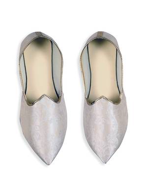 Grey Jacquard Winged Tip Juttis 1