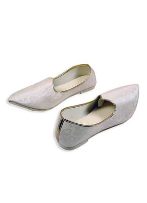 Grey Jacquard Winged Tip Juttis 3