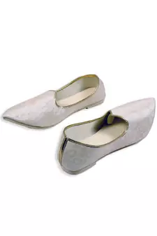 Grey Jacquard Winged Tip Juttis