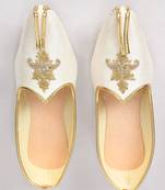 White Silk Embroidered Jutti