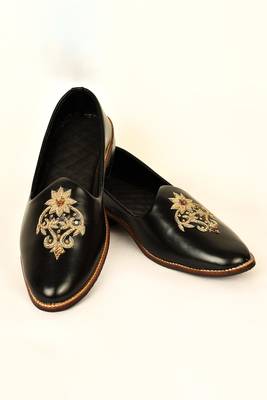 Black Floral Embroidered Mojaris 2
