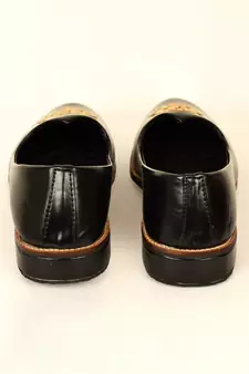 Black Floral Embroidered Mojaris
