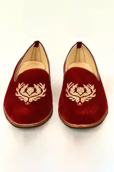 Maroon Embroidered Mojaris