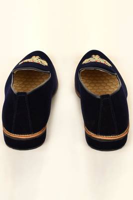 Blue Embroidered Mojaris 4