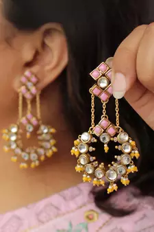 Dramatic Kundan Chandbali