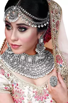 Rhodium Plated Ethnic Indian White Kundan Dulhan Bridal Jewellery Set for Women 