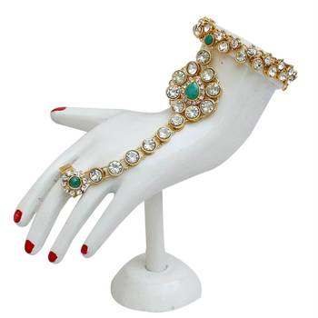 Traditional Kundan Ethnic Bridal Jewellery Set for Women  4