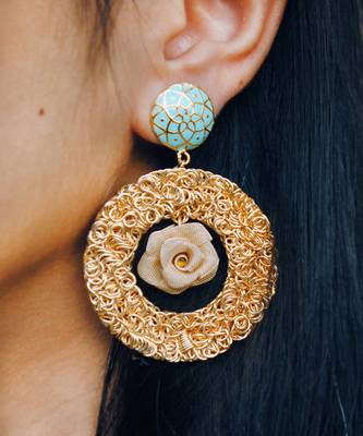 Rose Showstopper Earrings 1