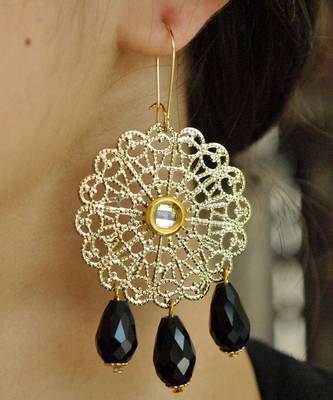 Halki Fulki Black Earring 1