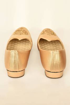 Gold Embroidered Mojaris 4