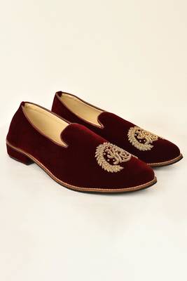 Maroon Embroidered Mojari 3