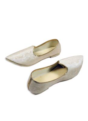 Grey Brocade Silk jutti 3