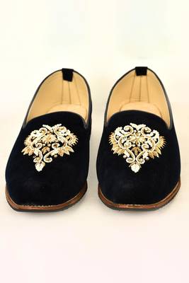 Blue Floral Embroidered Mojaris 1