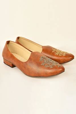 Brown Embroidered Leather Mojaris  3