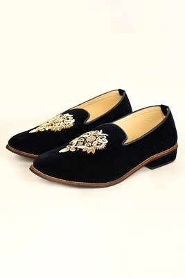 Blue Floral Embroidered Mojaris 2