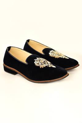 Blue Floral Embroidered Mojaris 3