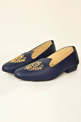 Blue Embroidered Mojaris 3