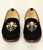 Black Embroidered Mojaris