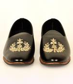 Black Floral Embroidered Mojaris