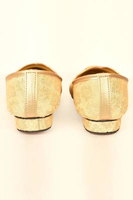 Gold Brocade Embroidered Mojaris 3
