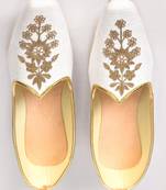 White Silk Embroidered Jutti