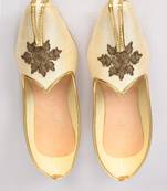 Beige Silk Embroidered Jutti