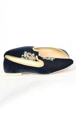 Blue Velvet Embroidered Jutti 2
