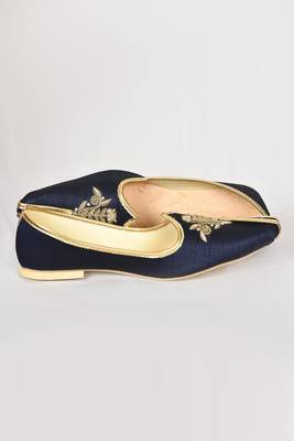Blue Silk Embroidered Jutti 2