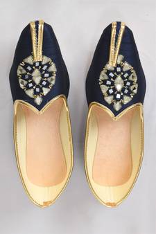 Blue Velvet Embroidered Jutti