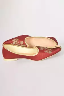 Maroon Silk Embroidered Jutt
