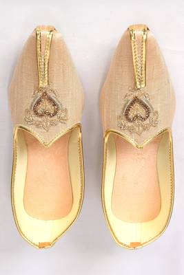 Gold Silk Embroidered Jutti 1