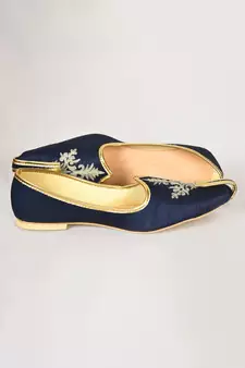 Blue Silk Embroidered Jutti