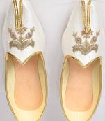 White Silk Embroidered Jutti