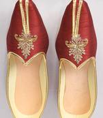 Maroon Silk Embroidered Jutti