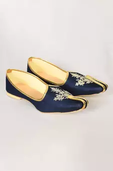 Blue Silk Embroidered Jutti