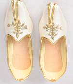 White Silk Embroidered Jutti