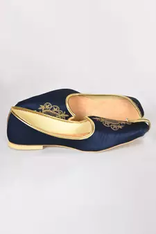 Blue Silk Embroidered Jutti