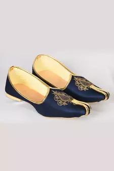 Blue Silk Embroidered Jutti
