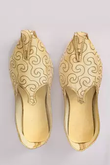 Beige Silk Embroidered Jutti