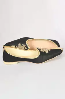 Black Silk Embroidered Jutti