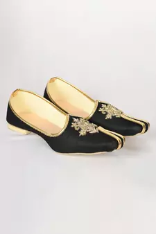 Black Silk Embroidered Jutti