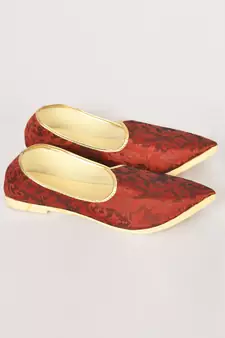 Maroon Brocade Jutti
