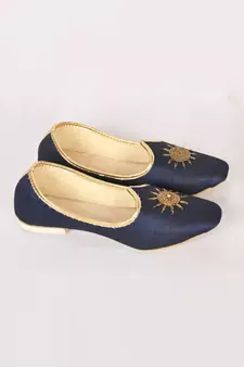 Blue Silk Embroidered Jutti