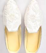 White Silk Embroidered Jutti