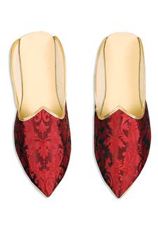 Maroon Brocade Jutti
