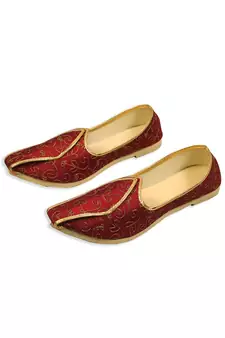 Maroon Silk Embroidered Juttis