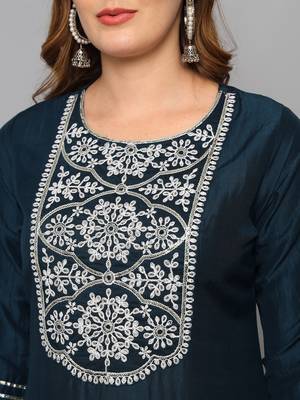 Cobalt-blue embroidered silk blend Kurta Pant With Dupatta 2